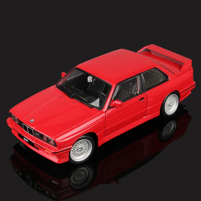 BMW M3 (E30) 1988 em Escala 1:24