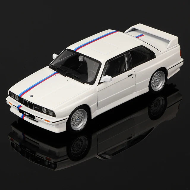 BMW M3 (E30) 1988 em Escala 1:24